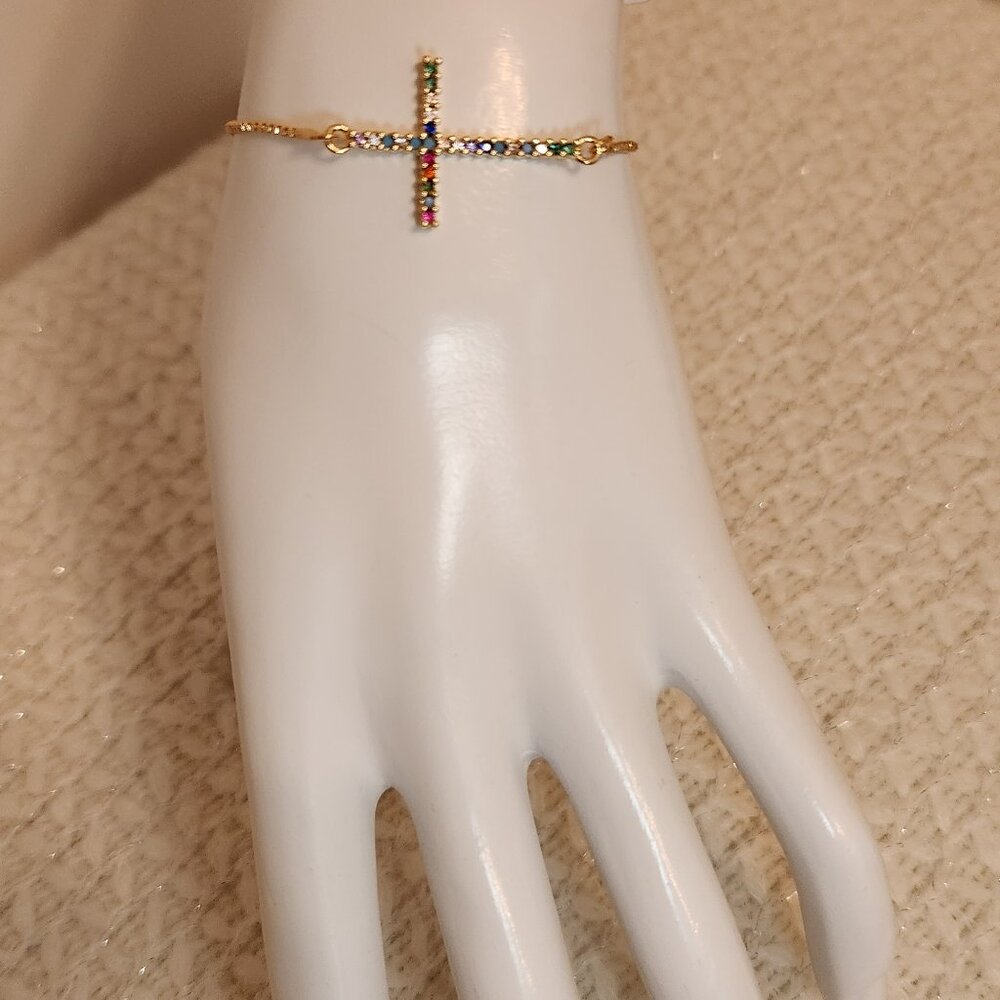 Adjustable fashion bracelet